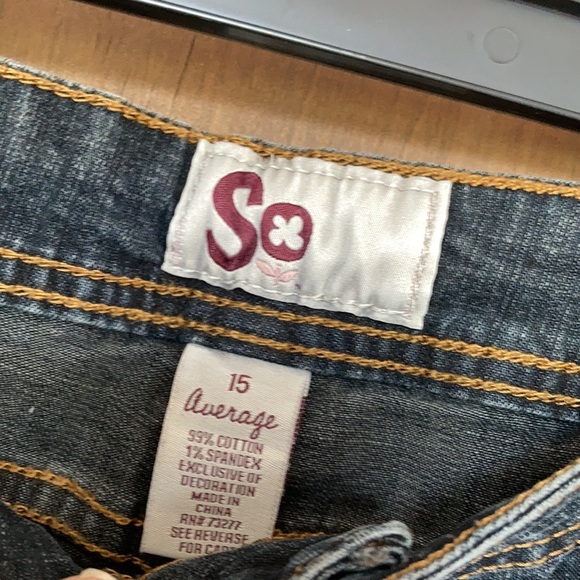 So skinny jean  with decorative stitching on back pockets size 15 - Picture 15 of 17